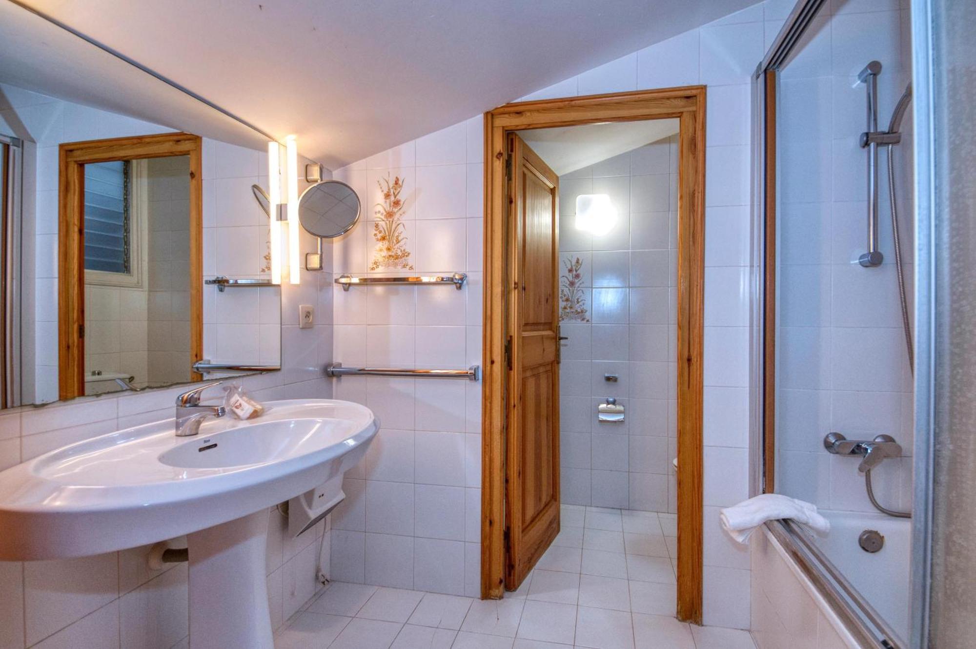 Apartaments Can Niell كاليلا دو بالافروجيل المظهر الخارجي الصورة